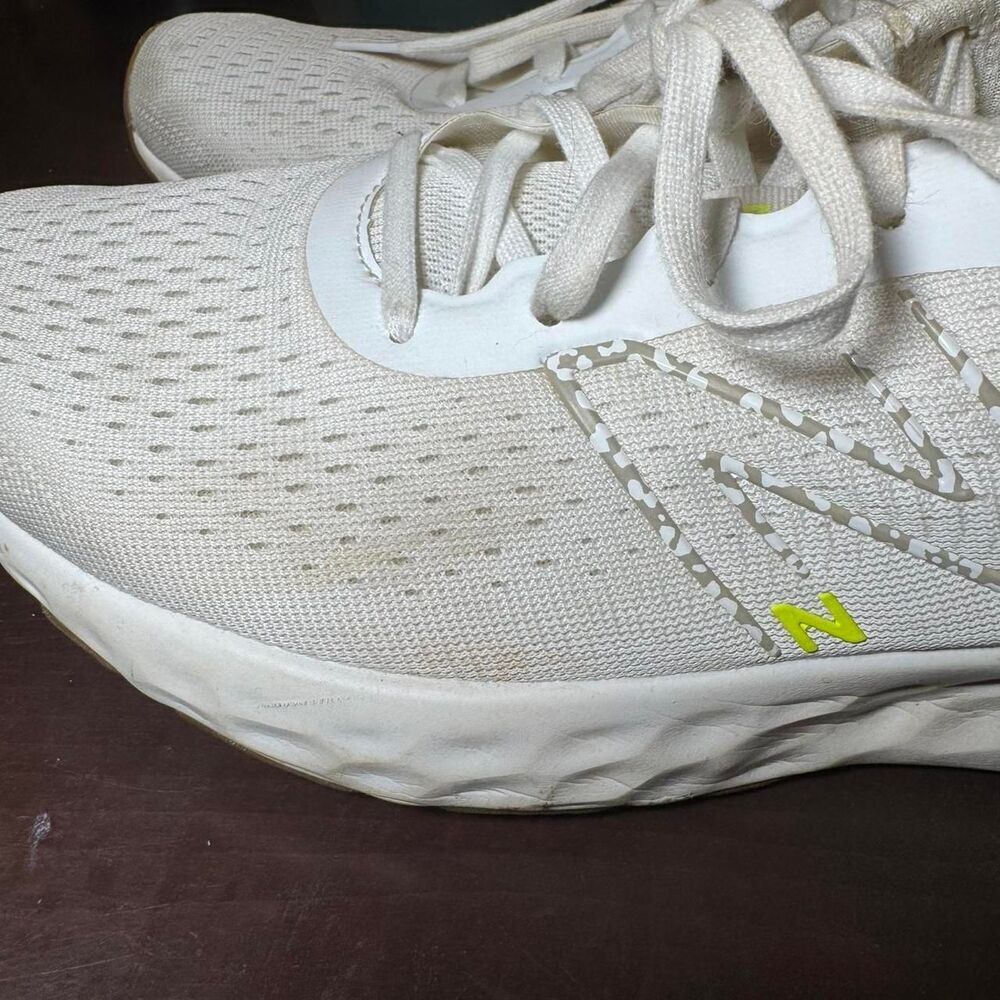 White New Balance Fresh Foam 5200GW running athletic shoes  M 9.5/W11 - Picture 5 of 8